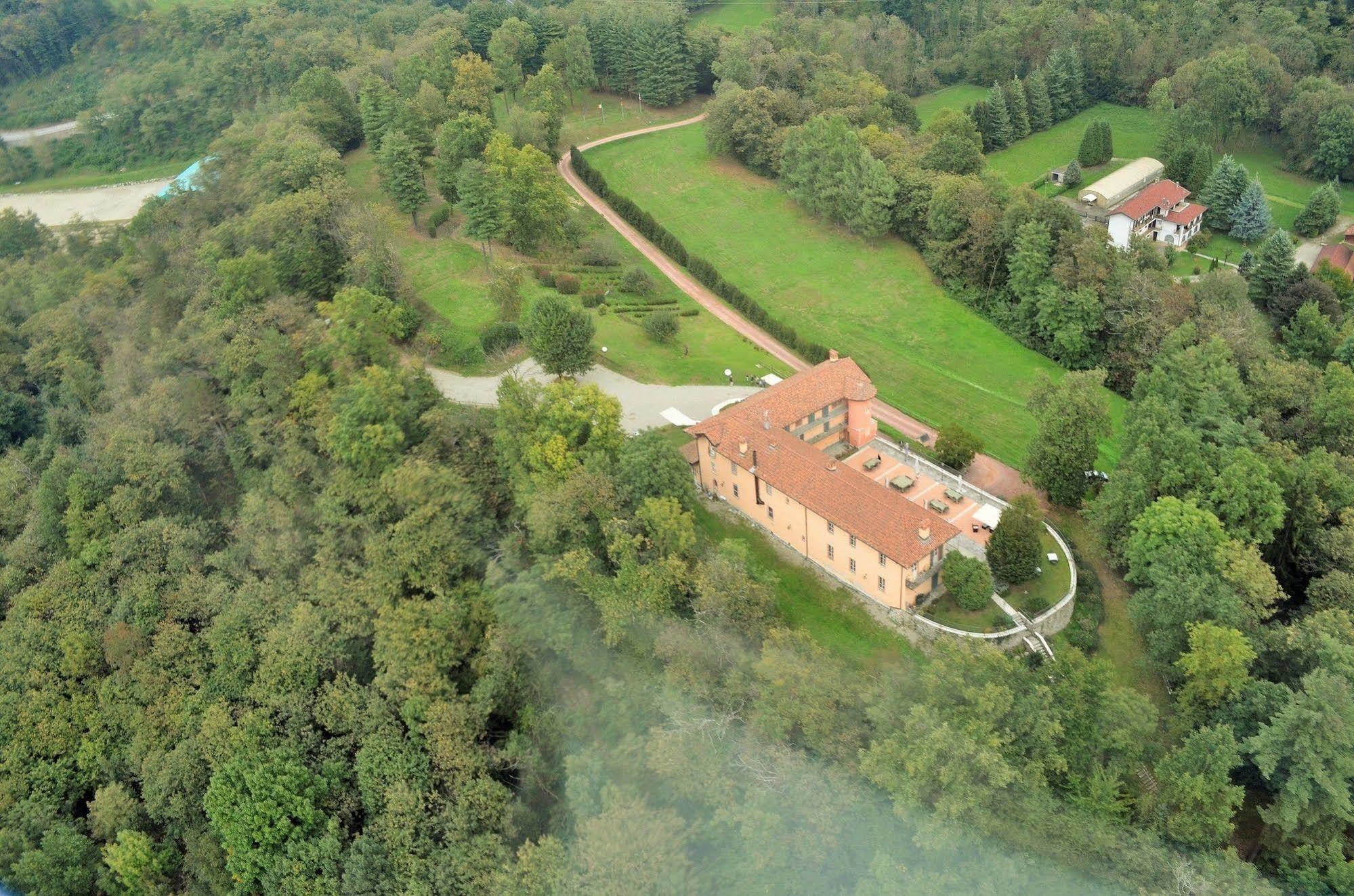 Tenuta Montezeglio Country Family House Invorio Inferiore Kültér fotó